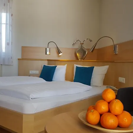 Otel & Restaurant Karpfen Illmensee