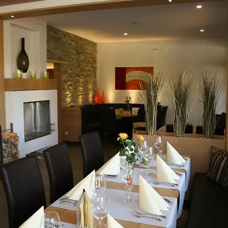 & Restaurant Karpfen Otel Illmensee